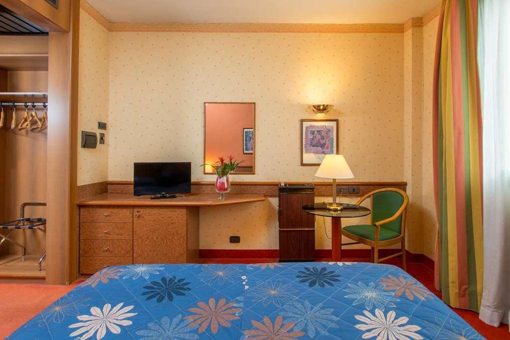 Meditur Hotel Pomezia Cameră foto